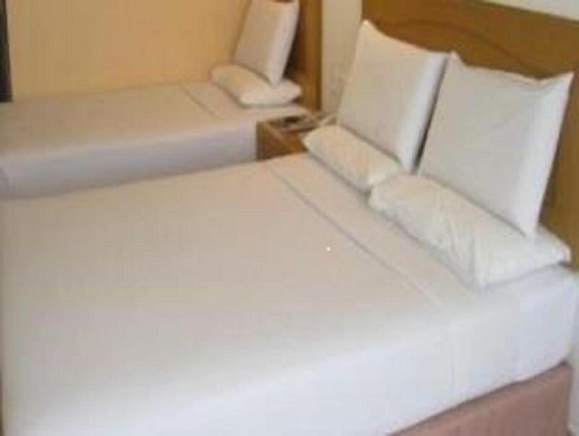 קוטה קינבלו Megah D'Aru Hotel מראה חיצוני תמונה