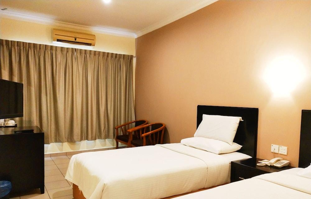 קוטה קינבלו Megah D'Aru Hotel מראה חיצוני תמונה