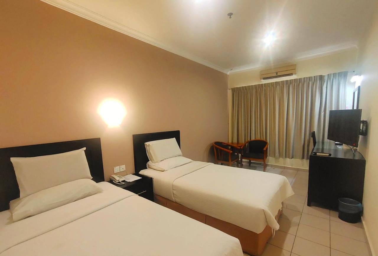 קוטה קינבלו Megah D'Aru Hotel מראה חיצוני תמונה