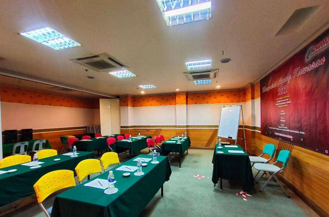 קוטה קינבלו Megah D'Aru Hotel מראה חיצוני תמונה