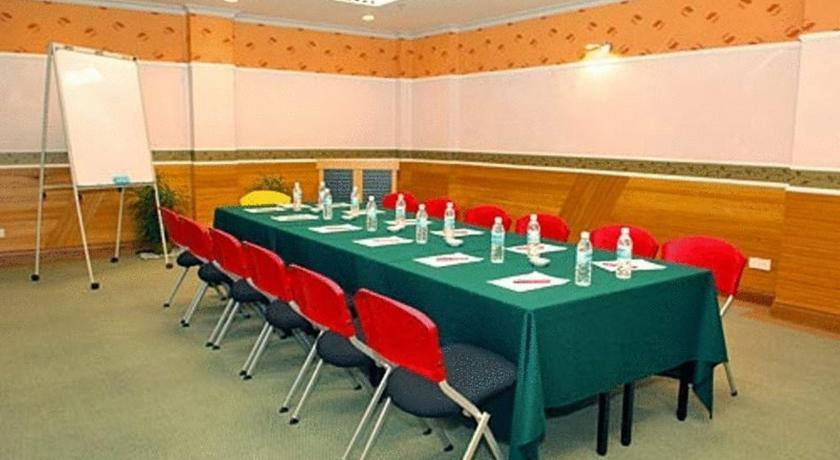 קוטה קינבלו Megah D'Aru Hotel מראה חיצוני תמונה