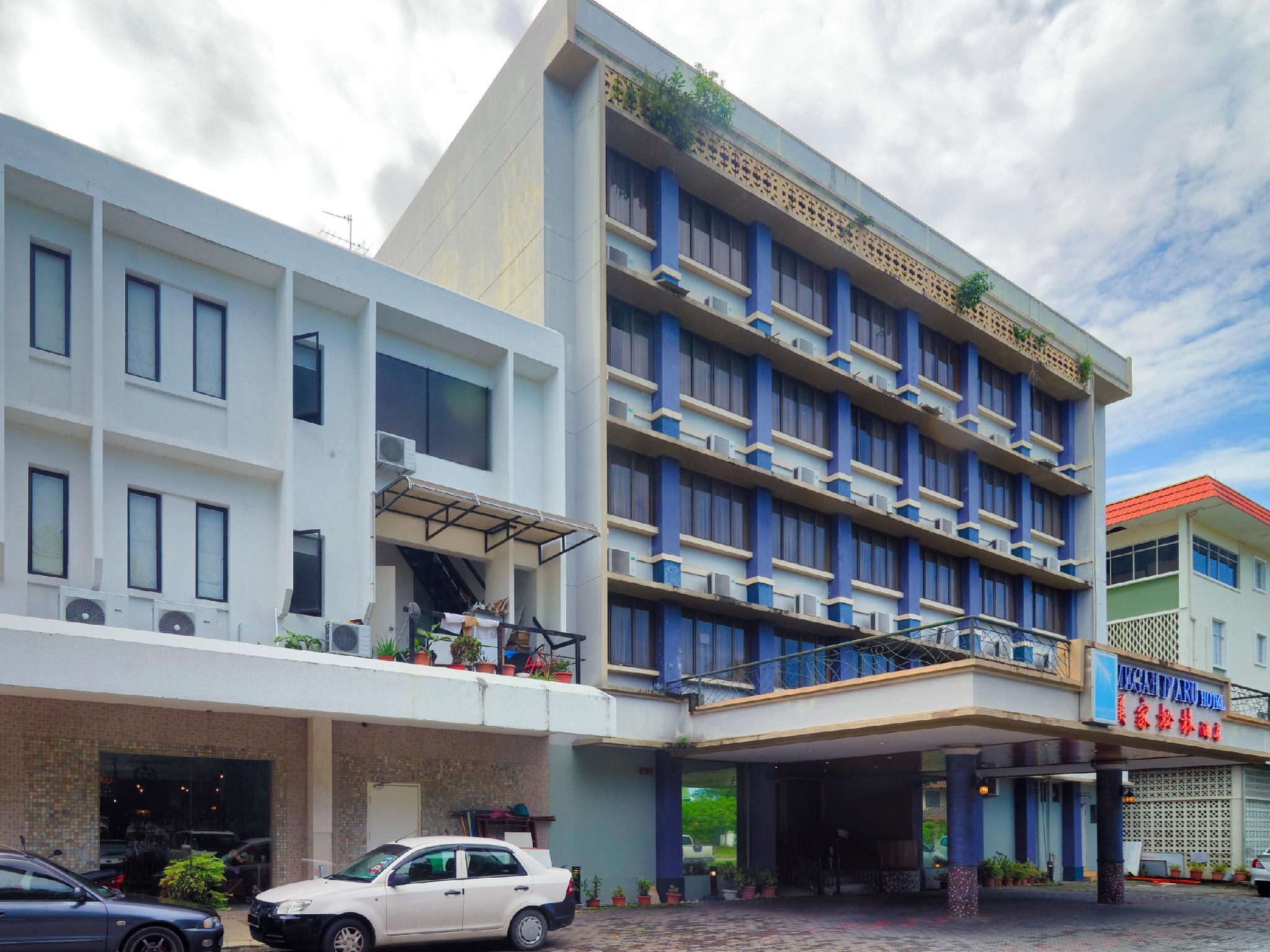 קוטה קינבלו Megah D'Aru Hotel מראה חיצוני תמונה
