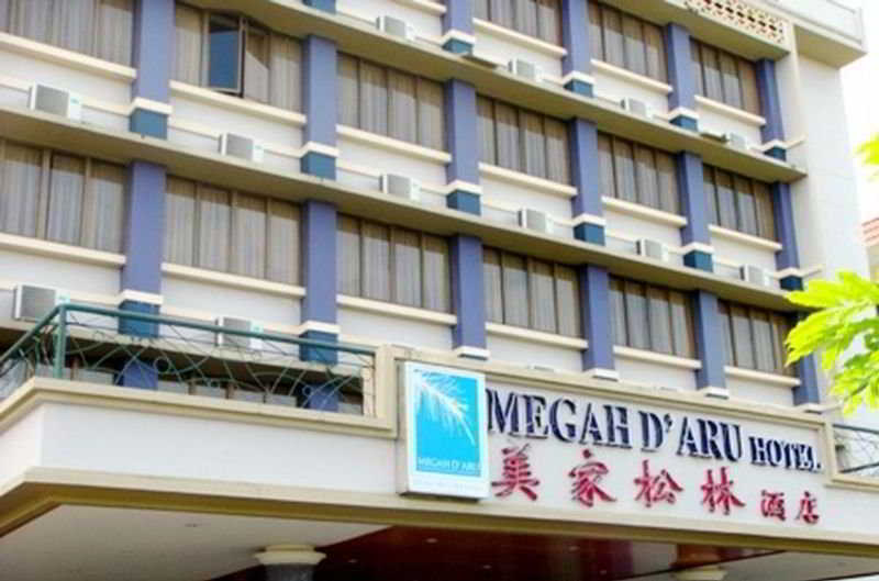 קוטה קינבלו Megah D'Aru Hotel מראה חיצוני תמונה